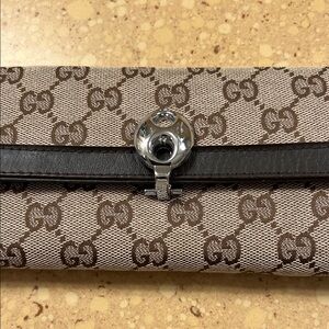 Gucci White and Black Controllato Card